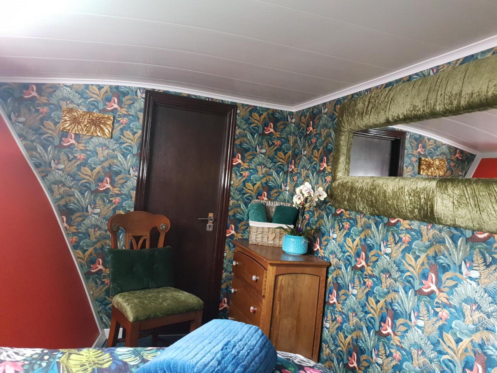 Jasmine Coral Jay Boutique Boatel Ocean Village Gibraltar Room photo